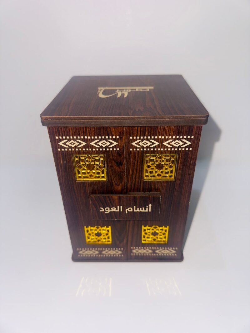 بوكس أماني صندوق خشبي فاخريحتوي من الداخل علي قارورة عطر فاخرة 50 مل