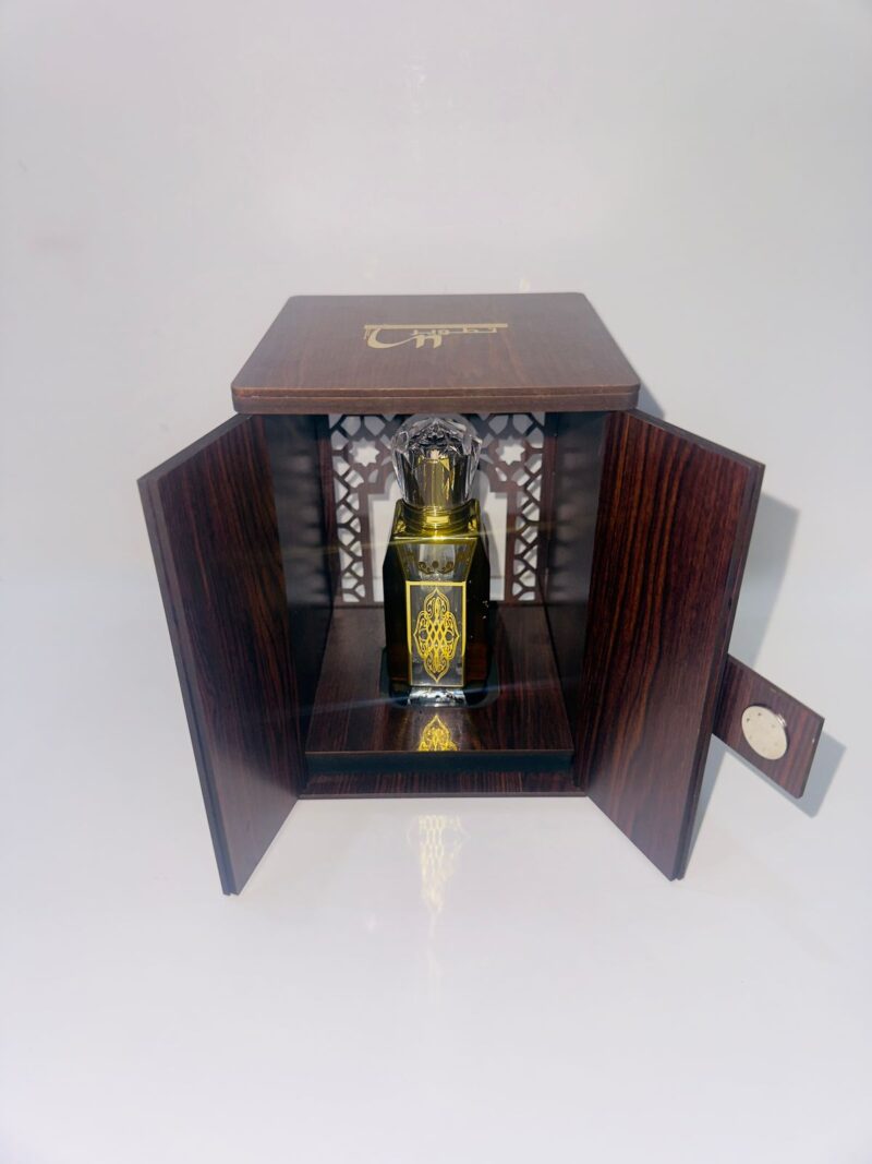 بوكس أماني صندوق خشبي فاخريحتوي من الداخل علي قارورة عطر فاخرة 50 مل 1