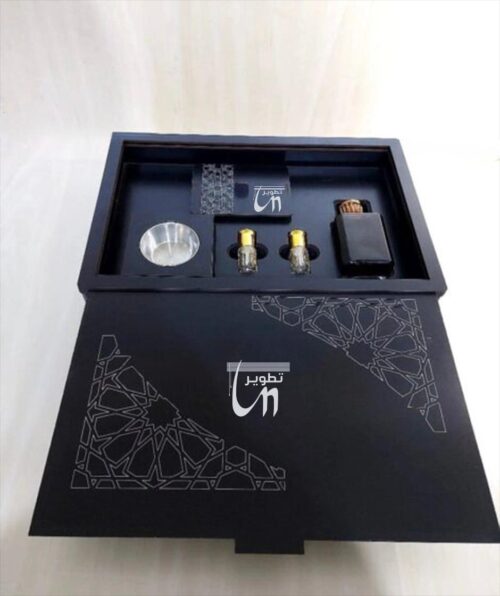 بوكس سلوان بوكس فاخر يحتوي من الداخل علي قارورة عطر 50 مل + 2 دهن عود + 15جرام عود + مبخرة.
